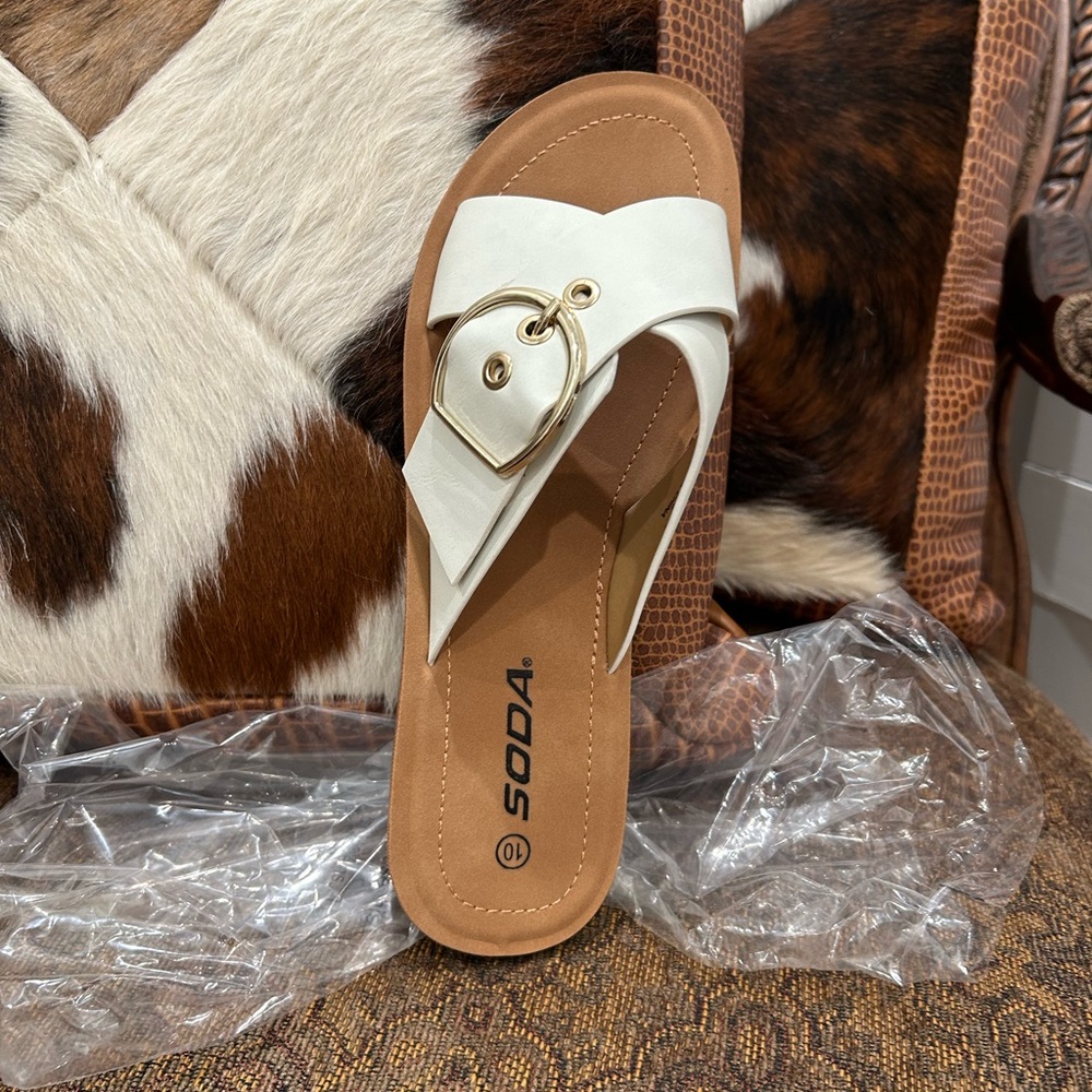 Off white adjustable gold accent buckle criss cross sandals